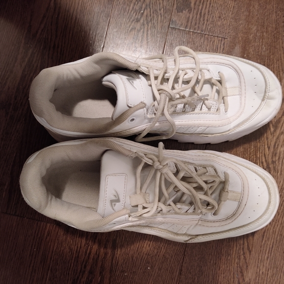 White size 9 - Picture 3 of 4